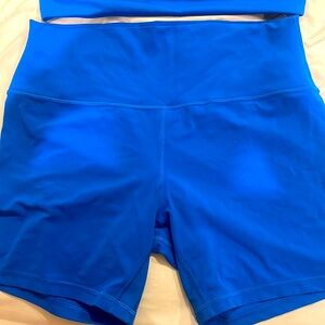 Like new, never worn, size 14 Align 6” shorts.